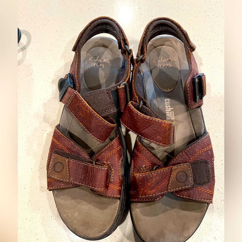 Clarks men’s brown sandals size 11